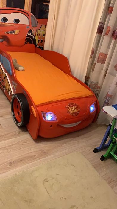 Vând pat Fulger McQueen