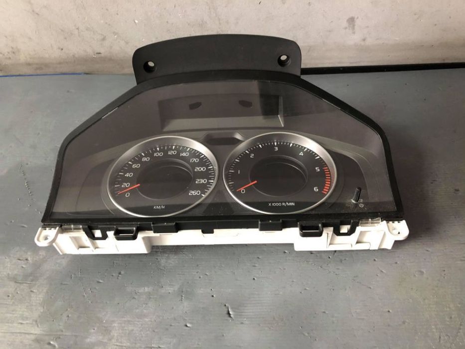 ceasuri bord diesel volvo v6 xc60  2010-2014