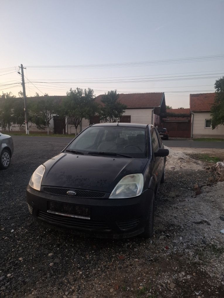 Dezmembrez ford fiesta 5