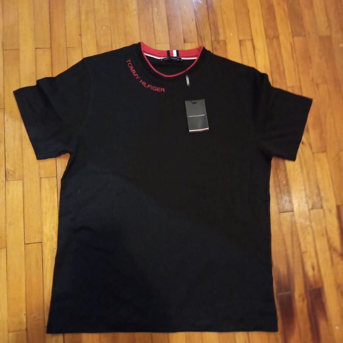 Tricou nou cu eticheta