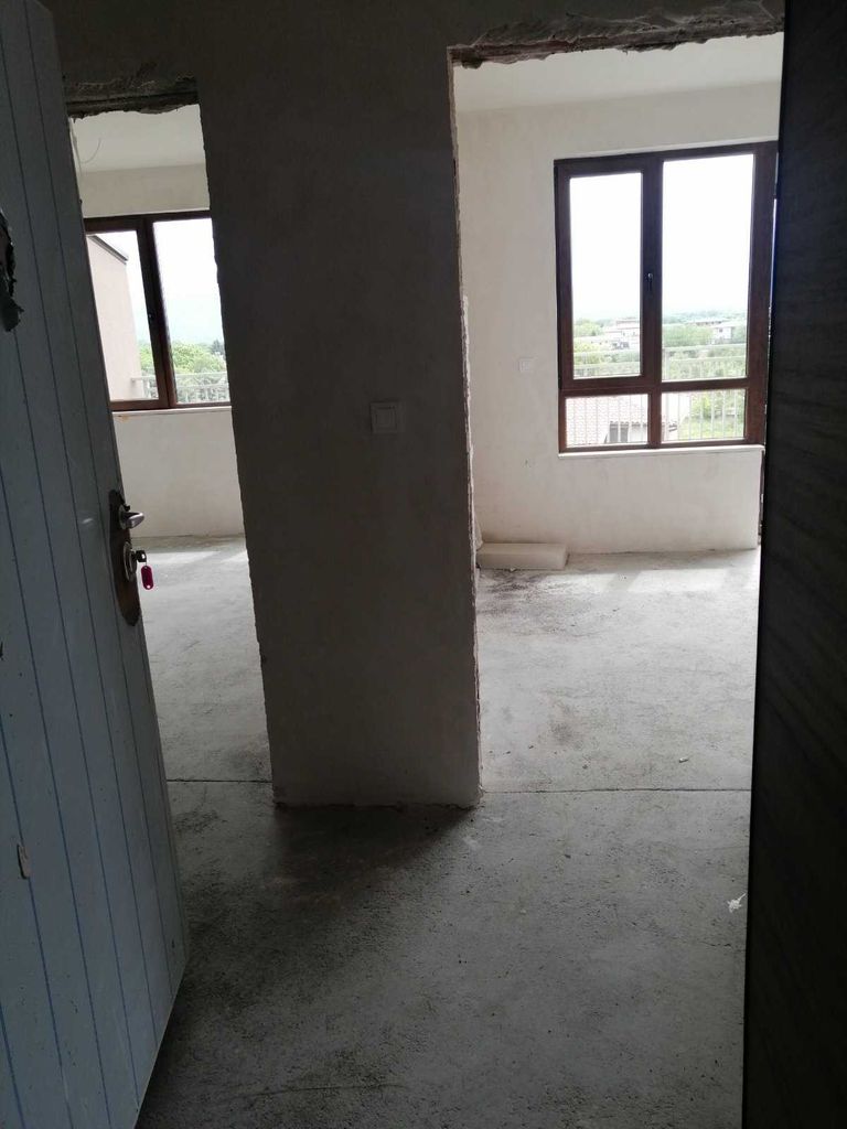 Продава се Двустаен апартамент в Пловдив, Остромила - 69 кв.м за 1218 €/кв.м - Снимка #3