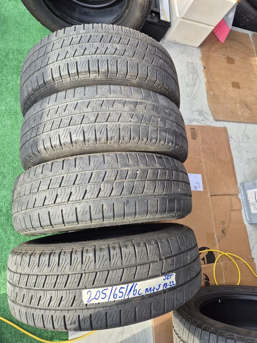Vând cauciucuri 205/65/16 C M+S  //Goodyear// set complet