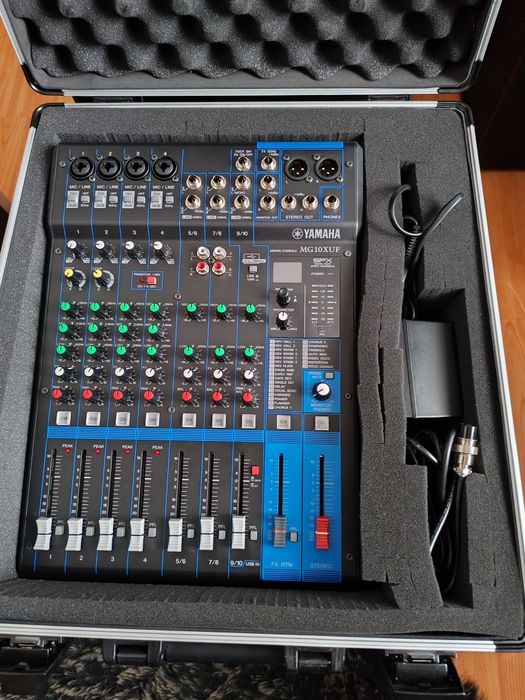 Vind mixer Yamaha cu case