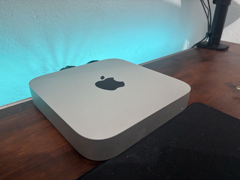 Mac mini m2 impecabil + Hub Satechi +SSD 1 TB