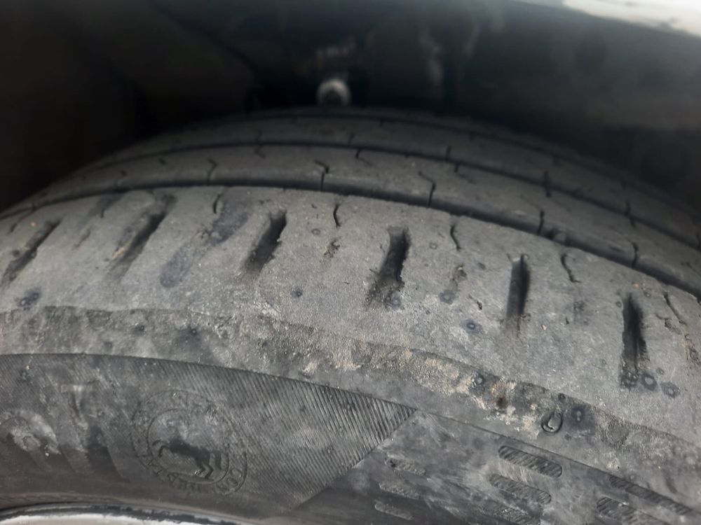Шины 185/55 R15 — комплект 4 шт, в хорошем состоянии