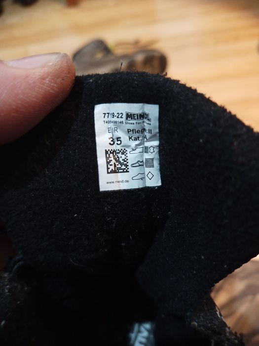 Bocanci de munte Meindl nr 35