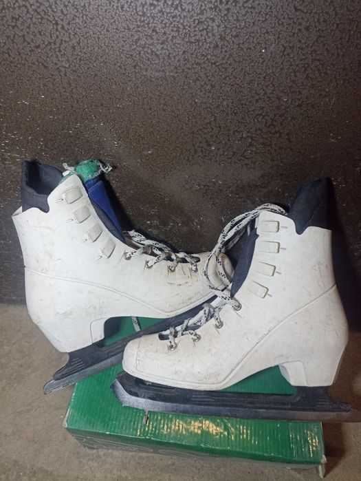 Коньки,35-36р;мужск41,42,43р,Ботинки осен. 28размер,иуфли нов ма