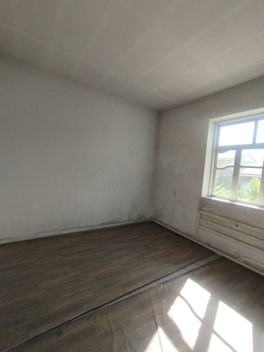 3,5 сотх 4 хонали ховли сотилади. Бектемир тумани Мажнунтол махаллада