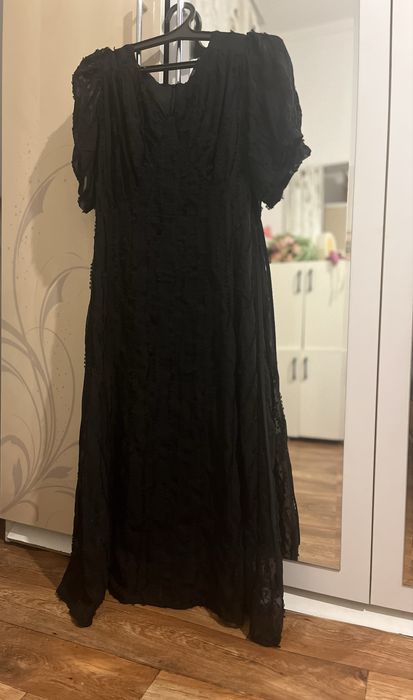 Платье на выход в отл состоянии