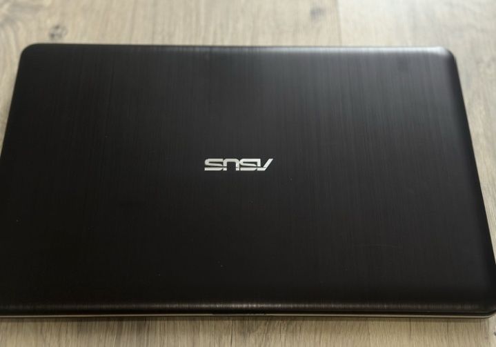 Продам ноутбук ASUS X540LJ-XX015T