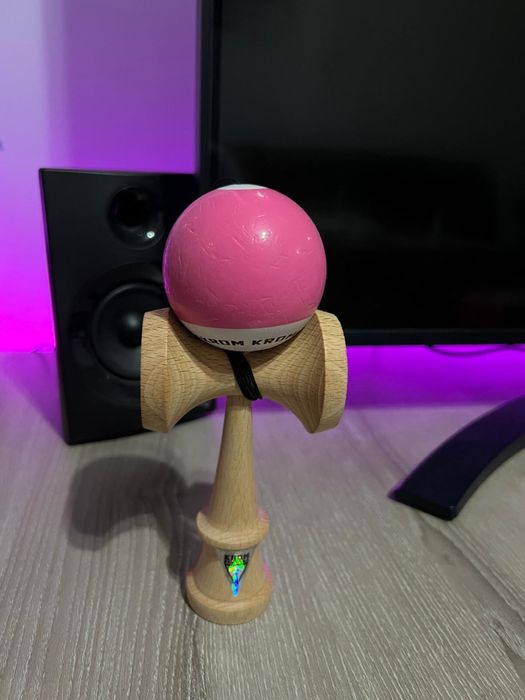 Kendama Krom Pop Sticky Roz