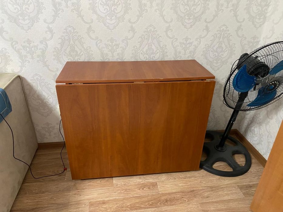 Продам стол тумба