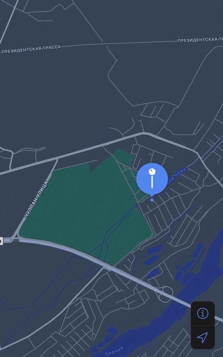 Янги Узбекистон Парк! orqasda joylashgan