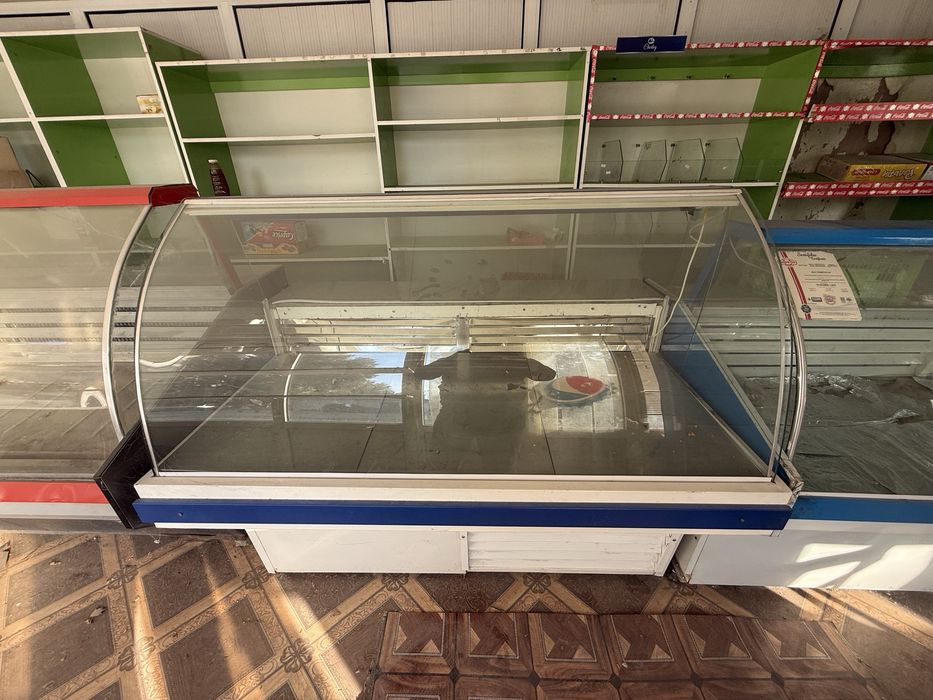Продам витрина холодильник