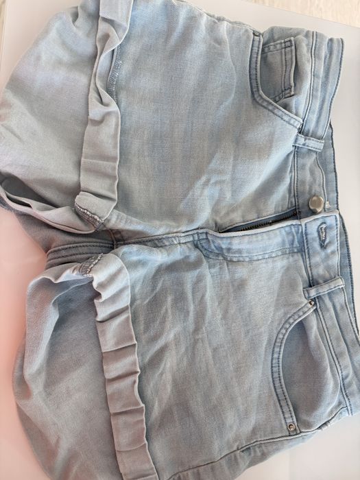 Vand pereche de blugi