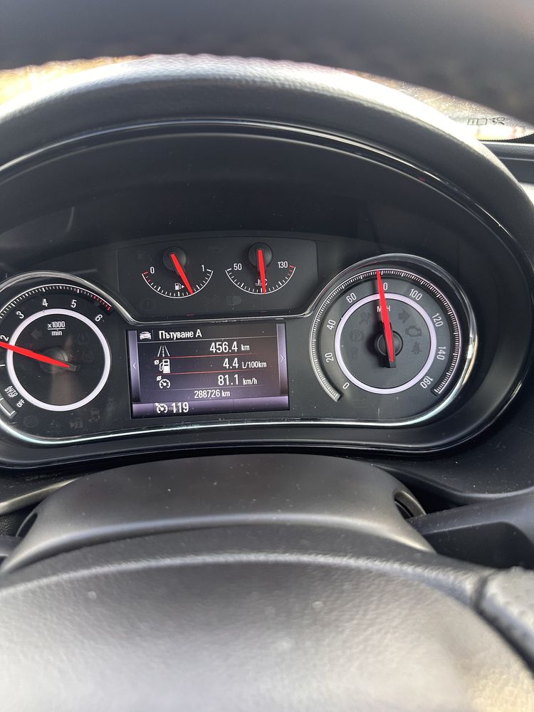 Opel insignq ДЕСЕН ВОЛАН !