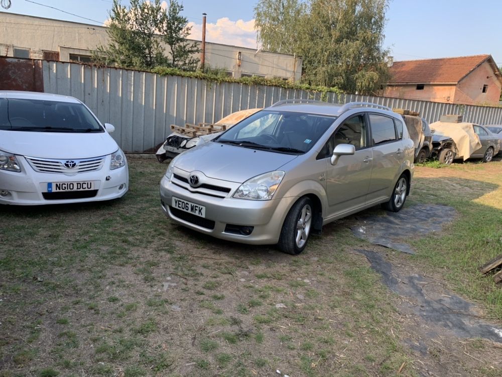 На Части Toyota Corolla Verso 2.2 177 D-Cat Корола Версо T180