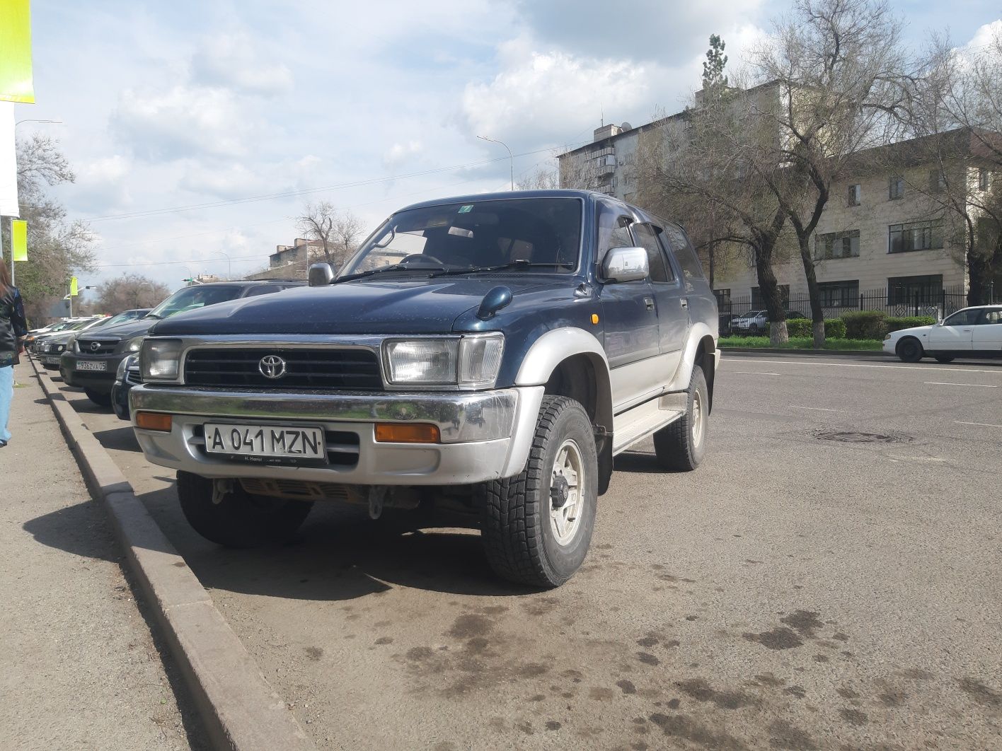 Продам Тойоту Hilux Surf 1994