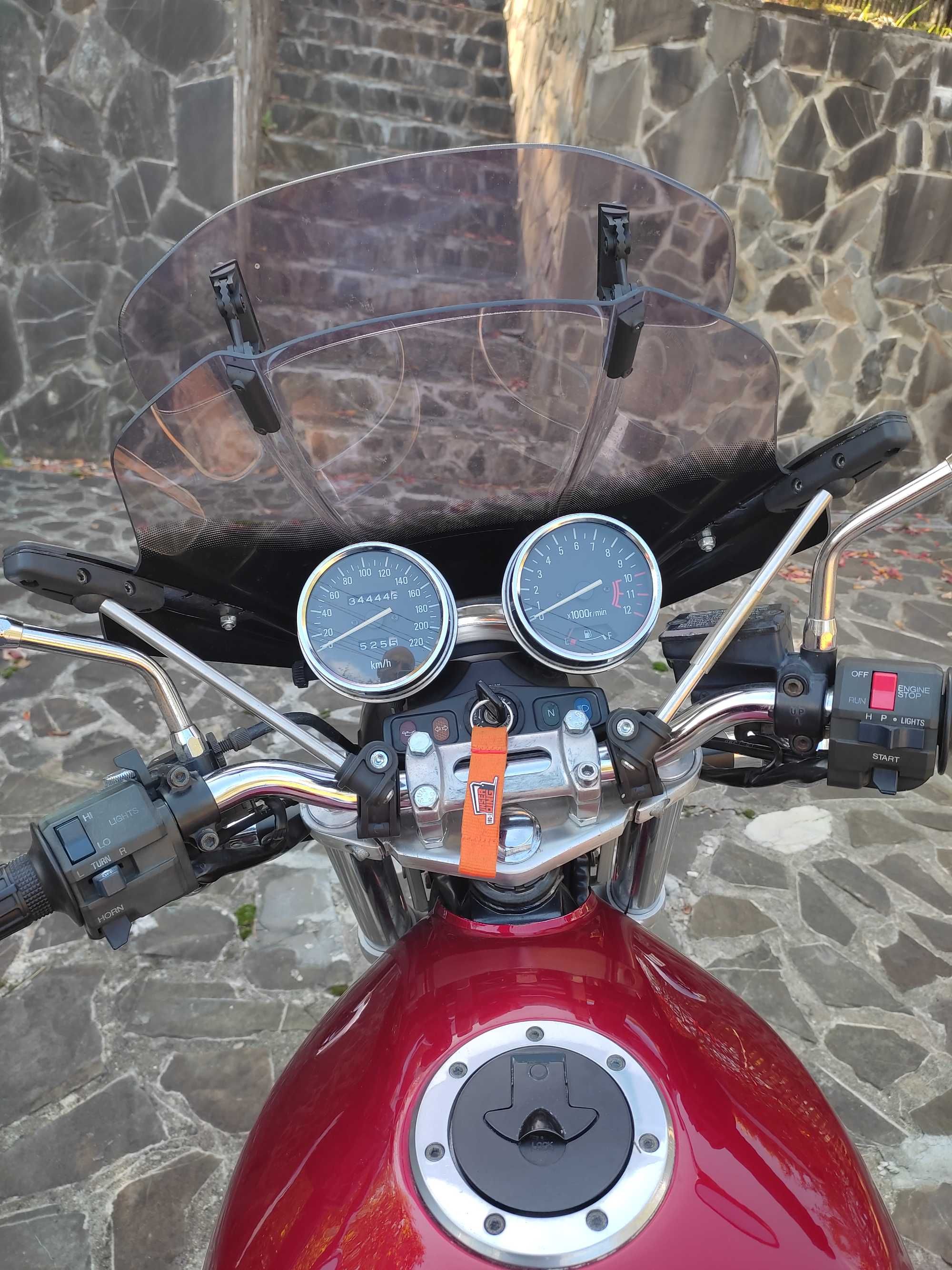 Kawasaki zephyr 550
