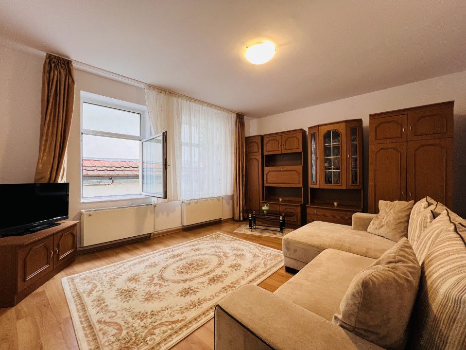 Casa de inchiriat 3 camere - curte proprie Centrul Istoric