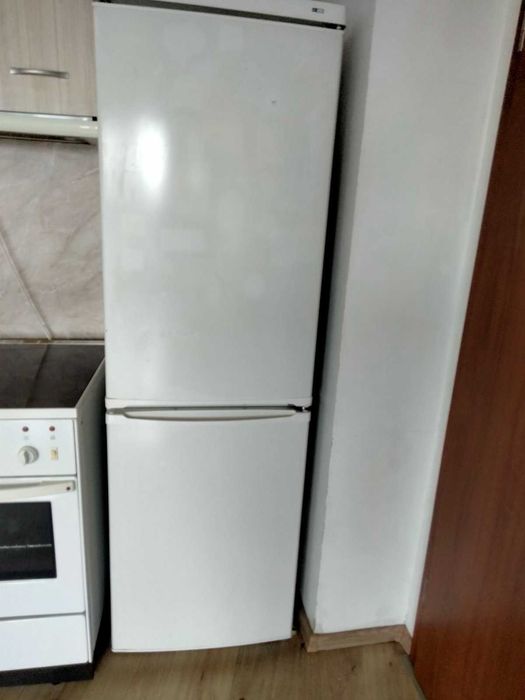 Продавам хладилник Либхер