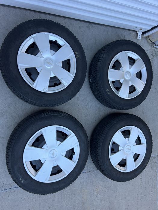 Зимни гуми с джанти 195/65/15 4х114.3