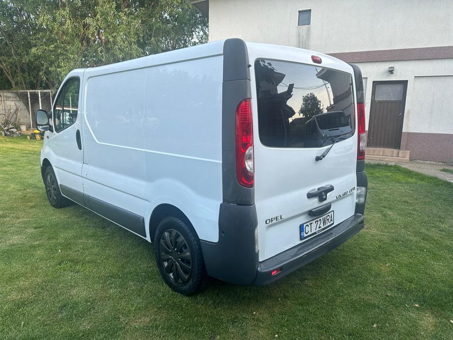 Opel vivaro 2.0 cdti ,ac...