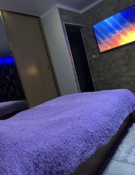 По Абая сдаюЮ кв почасам ночь МАРТ