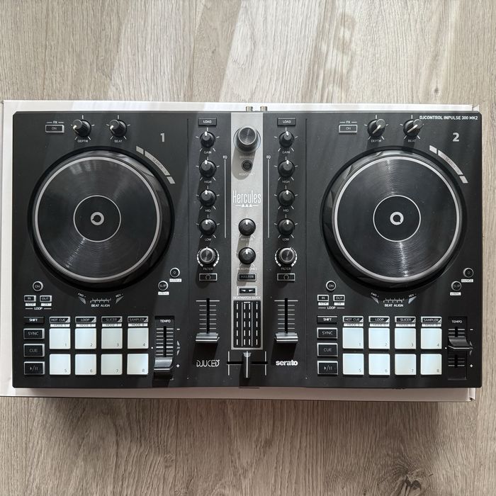 Hercules DJ Control Inpulse 300 MK2 + casti