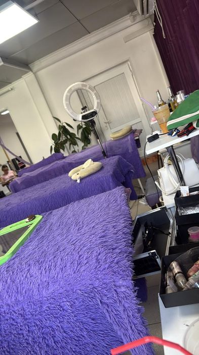 Кушетка. Дамский стол. Маникюрный стол. И т.д