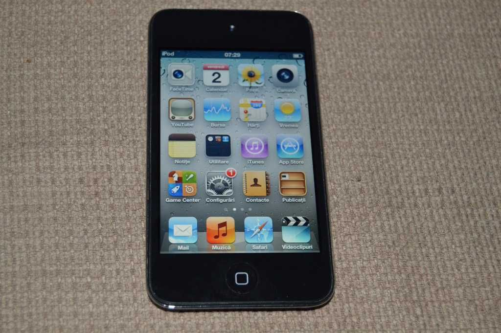 Apple Ipod touch 4th gen 32GB camera wifi - A1367