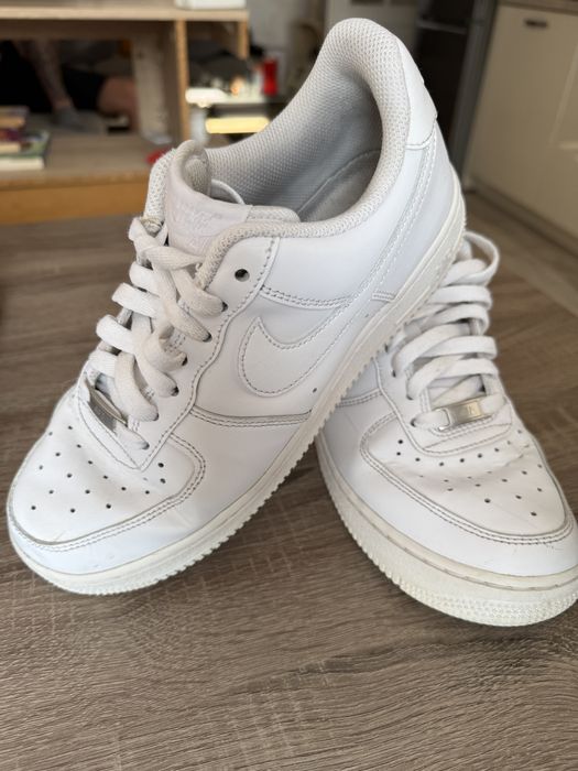 NIKE AIR FORCE номер 40  US7 UK6