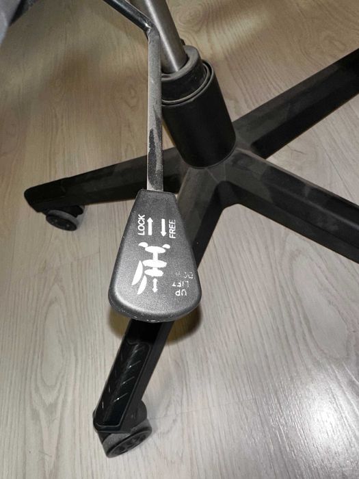 Офисное кресло с масажем