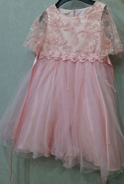 Платья в отличном состоянии