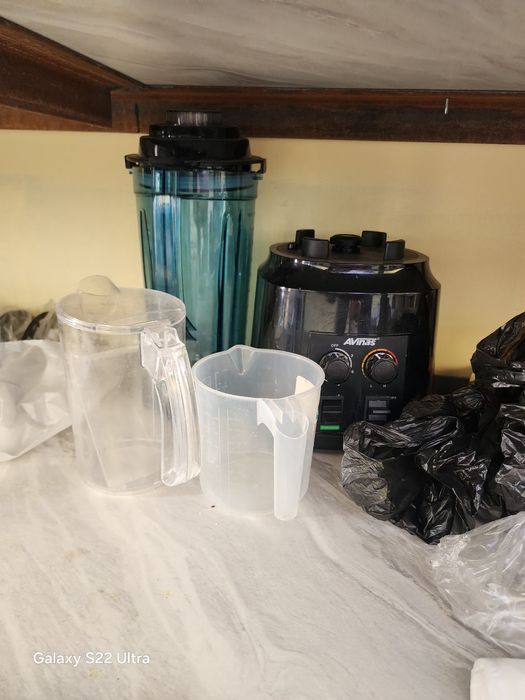 Ko'chma Oshxona tayor biznes, barcha jihozlari bilan birgalikda.