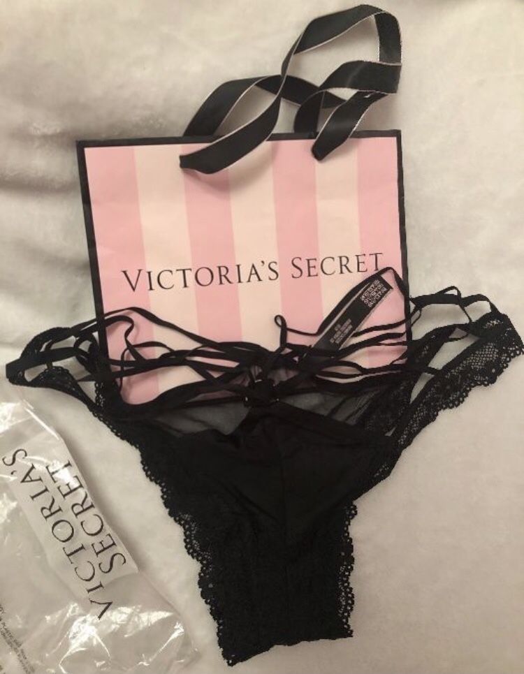 Set Victoria’s Secret chiloti + gentuta portfard