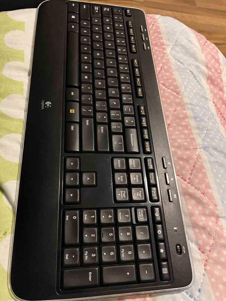 Безжична мишка и клавиатура Logitech