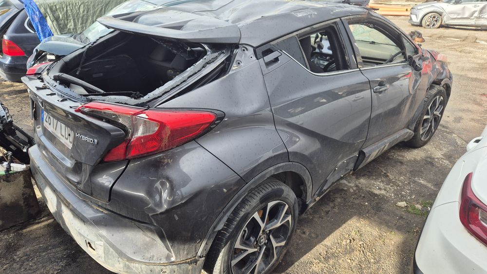 Toyota  c-hr 2.0 hybrid
