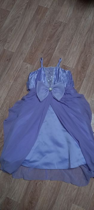 Нарядное платье на девочку