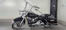 Vnd motocicleta Harley Davidson,deosebita de îngrijită și frumoasa.