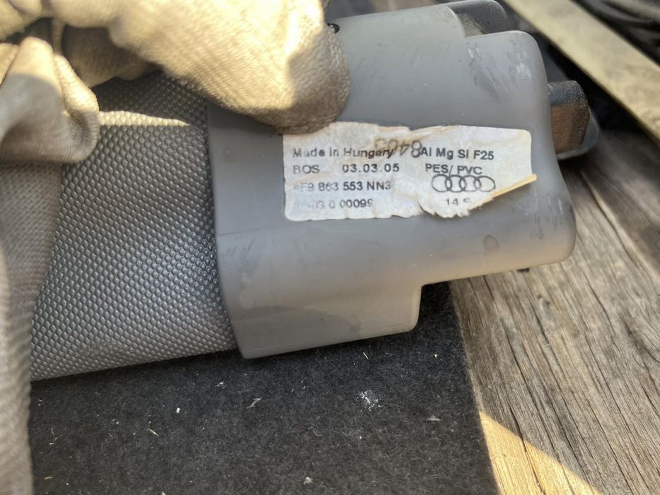 Задна щора мрежа кучкарник ограничител багаж Audi A6 4f комби сива