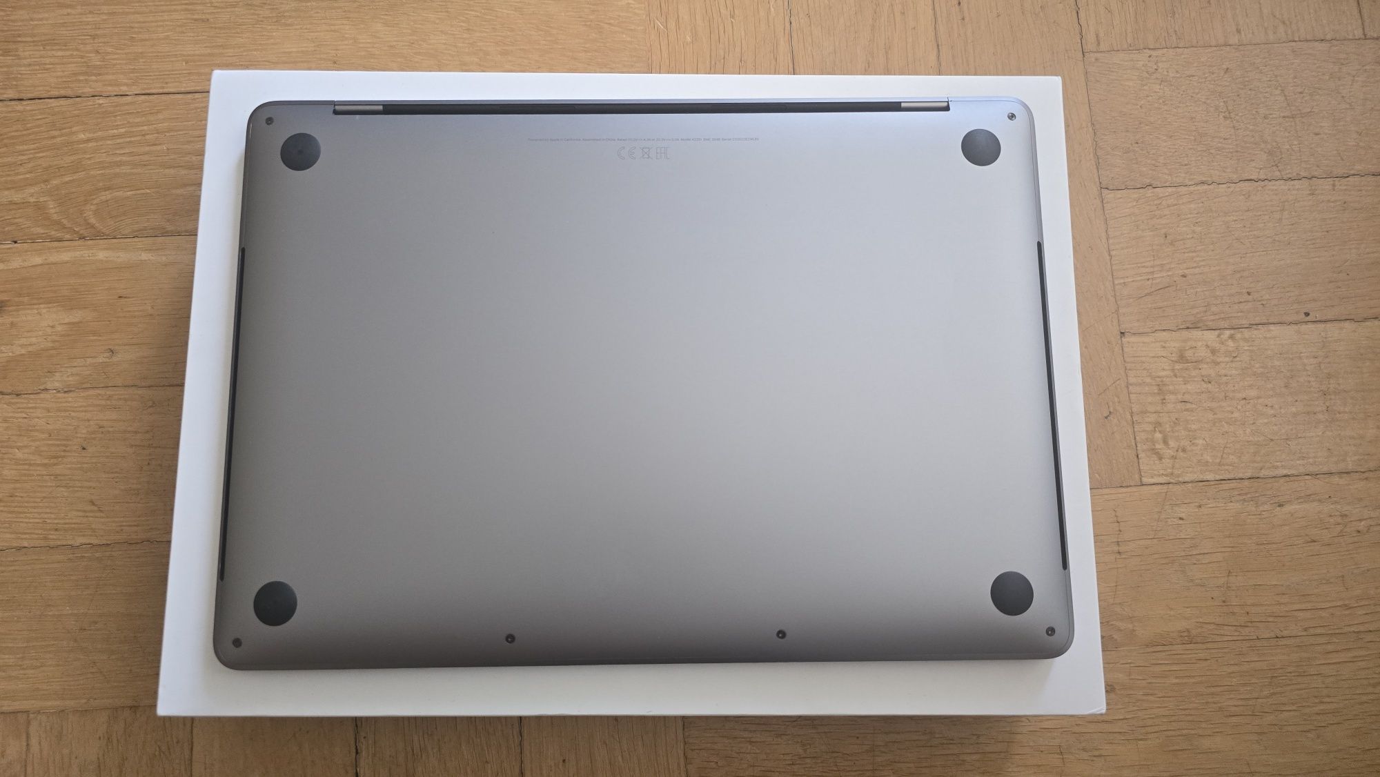 Macbook Pro 13 A2251 2020 i7  2.3ghz 16GB RAM 512GB SSD