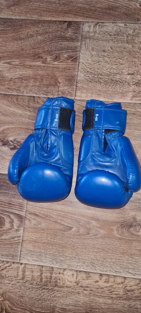 Продам боксёрские перчатки