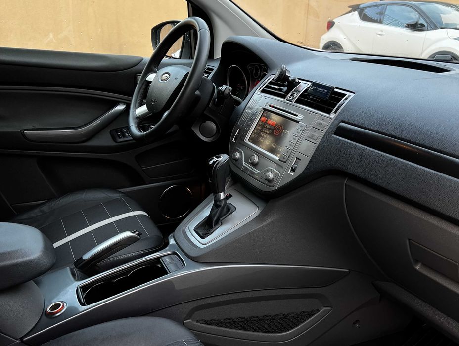 Ford Kuga 2.0 TDCI 4x4. Cutie automata. Set anvelope iarna inclus