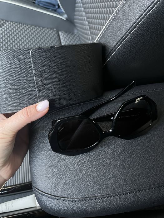 Слънчеви очила Prada