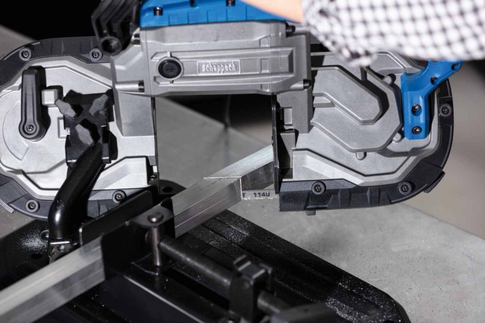 Лентоотрезна машина за метал / Лентова ножовка Scheppach MBS1200xt