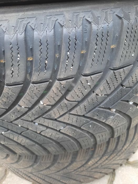 Anvelope iarna 225/50 R18 V XL