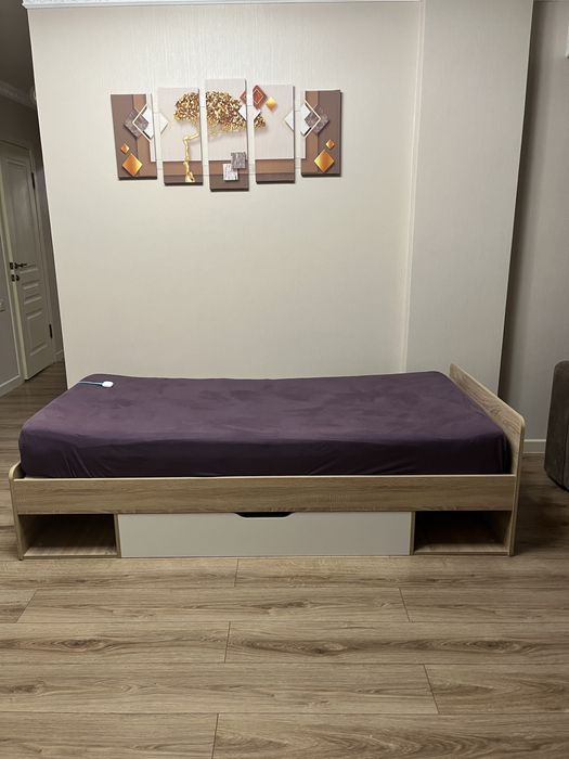 Продам кровать с матрасом