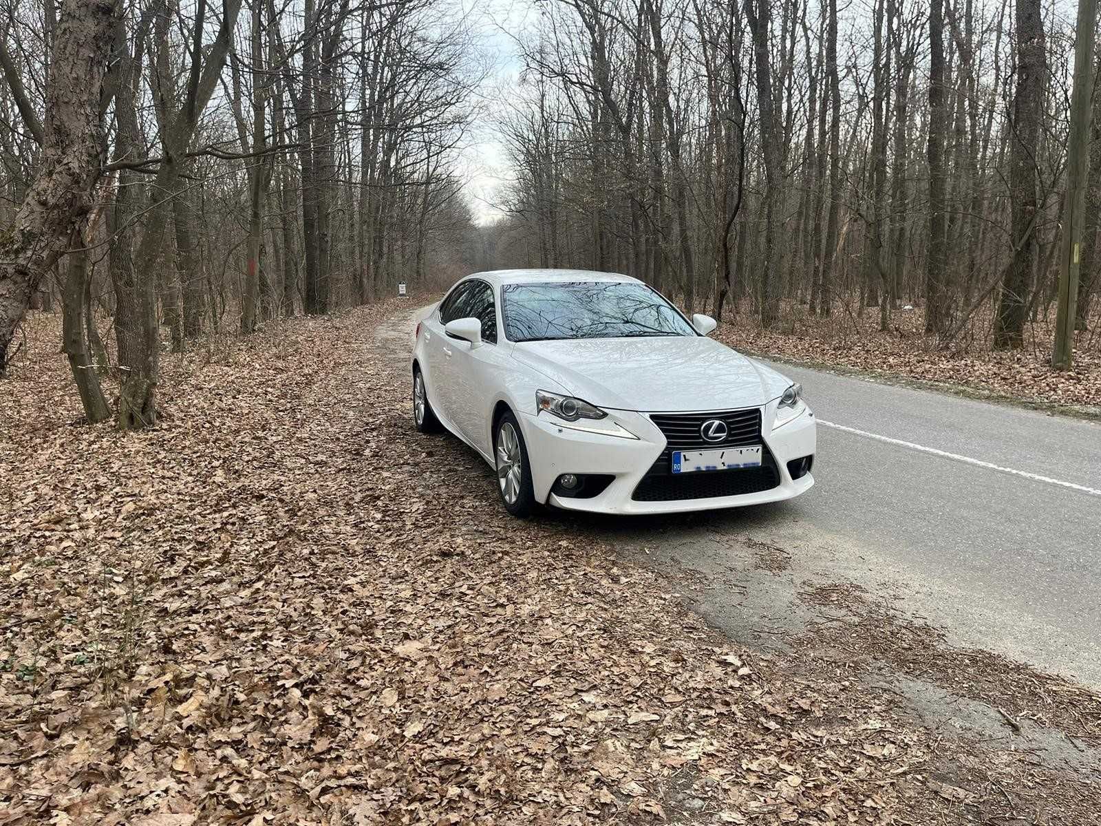 Lexus IS300h Hybrid