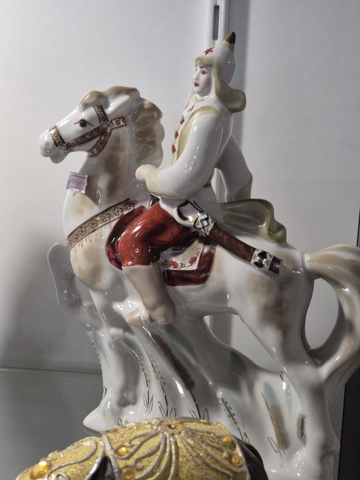 Фарфоровые статуэтки, вазы и многое другое. Из СССР.